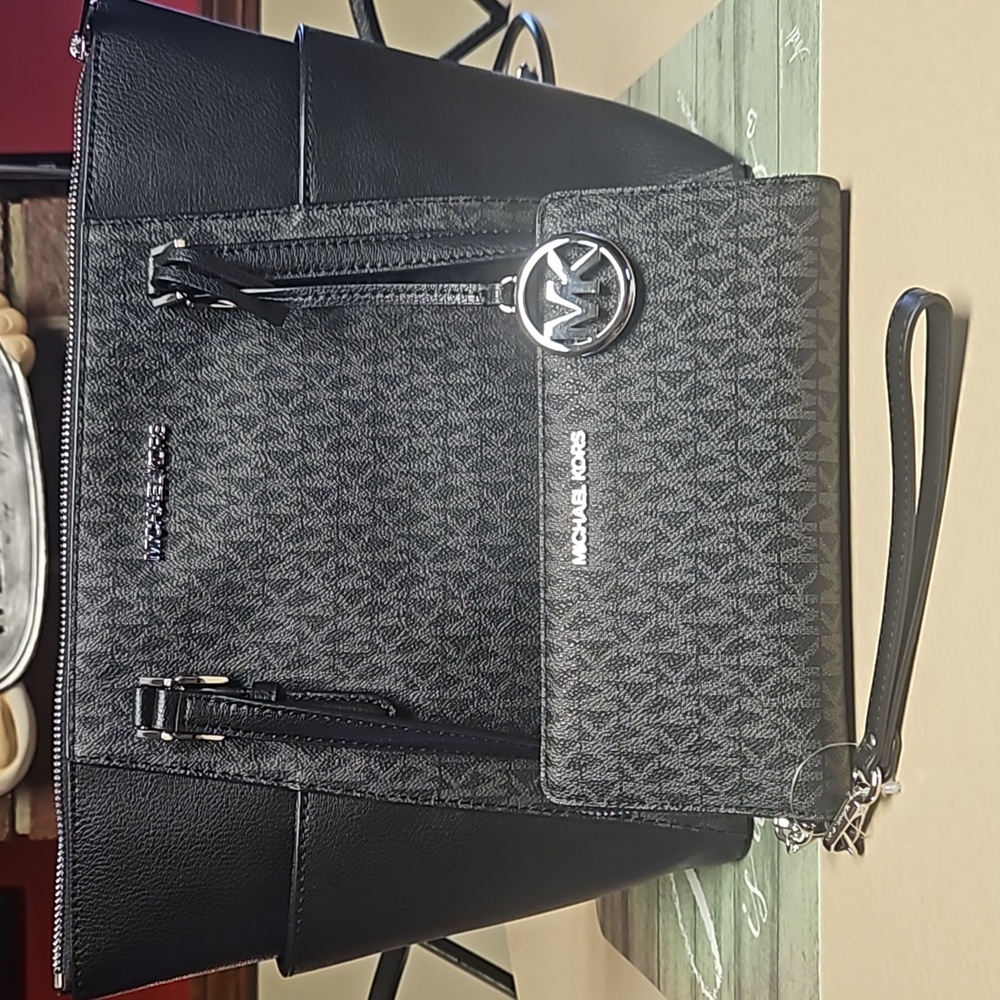 Michael kors handbag and wallet!